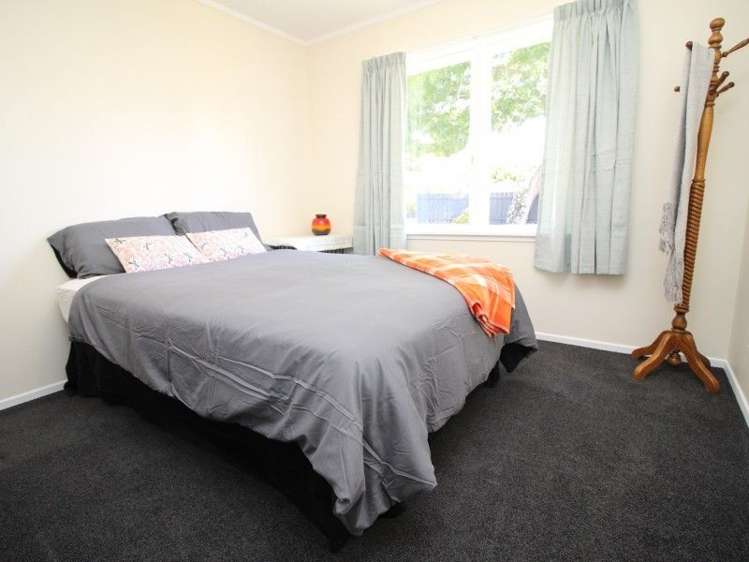 9a Inver Street Glen Eden_12