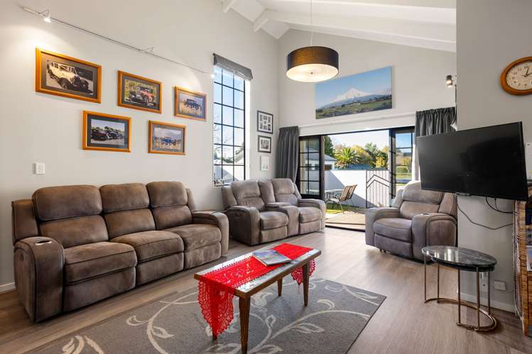 64 Athlone Drive Cambridge_13