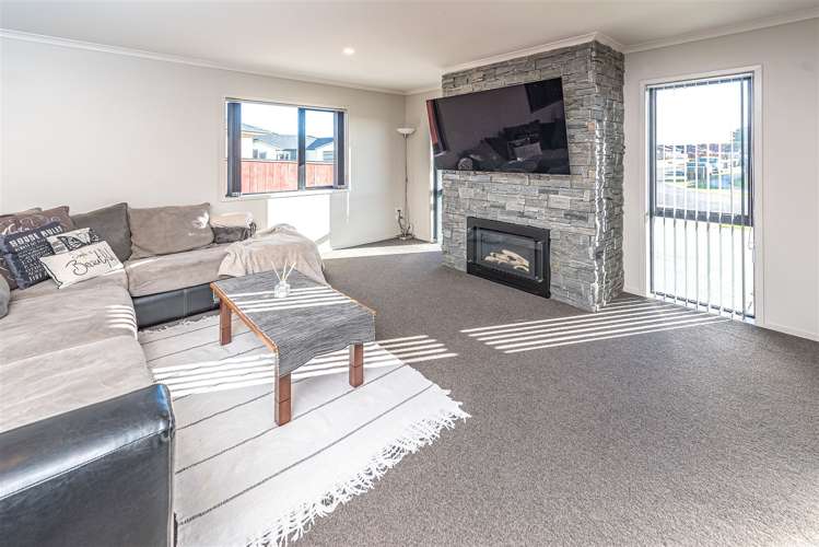 17 Magnolia Crescent Tawhero_1