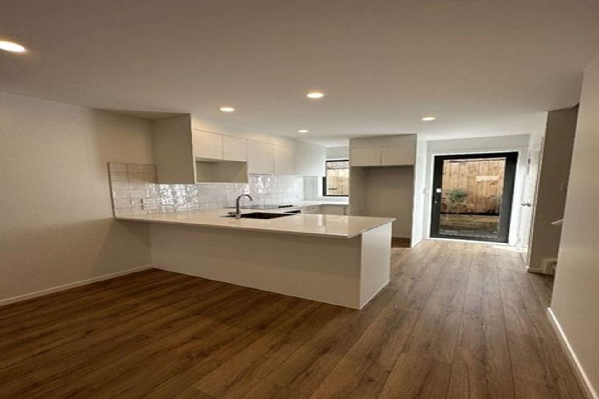 22/28 Westgate Drive Massey_0