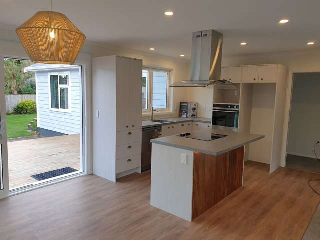 42 Matatua Road Raumati Beach_1