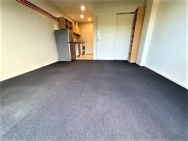 A27/210 Dairy Flat Highway 10862_3