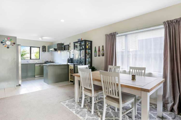 22a Charlenne Close Ranui_6