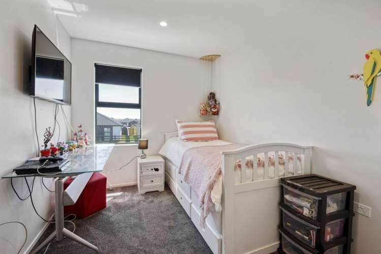 7 McCahon Lane Rolleston_12