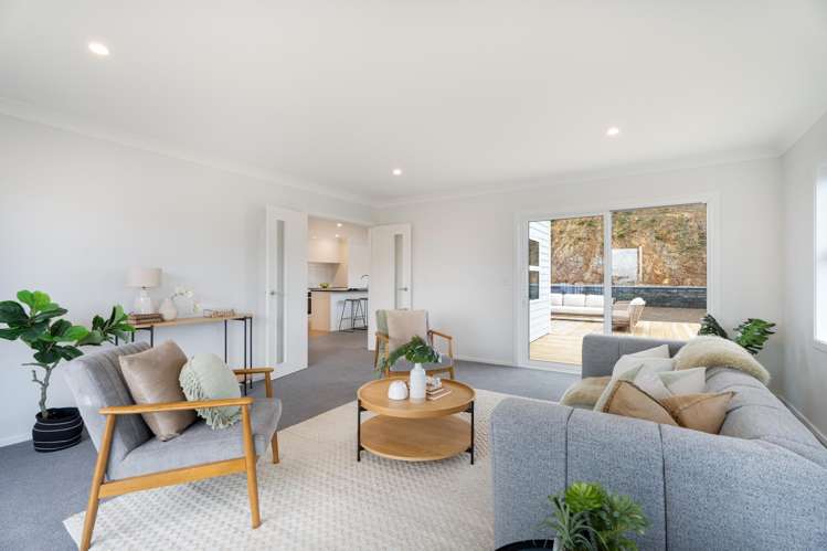 83 Queen Charlotte Drive Aotea_6