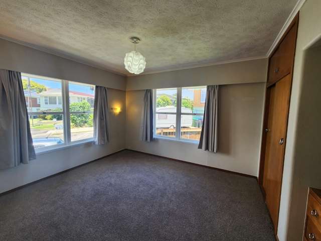 2/8 Adrienne Place 10051_3