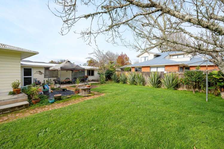 8 Robert Grigg Place Hamilton East_17