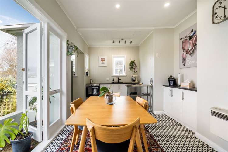 65 Old Lake Road Narrow Neck_11