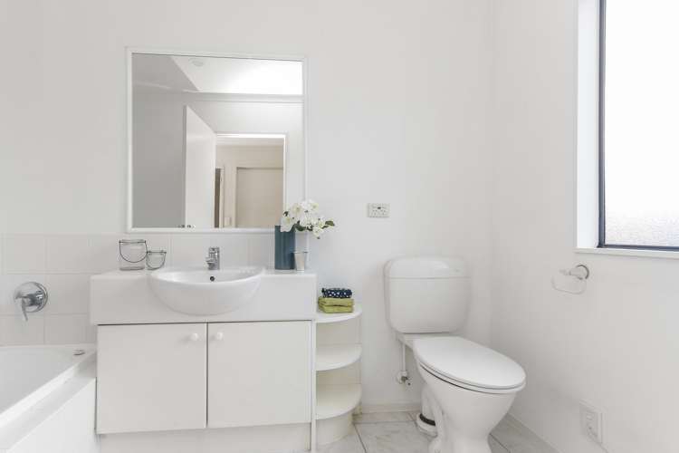 7 Canterbury Park Lane Ellerslie_18