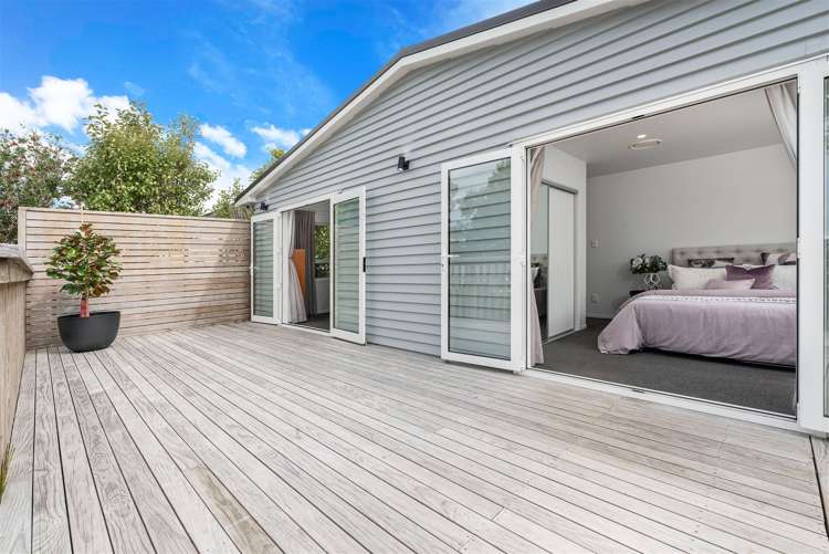 25 Tiroroa Avenue Te Atatu South_10