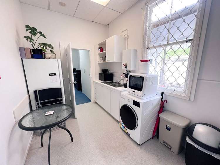 Shop 5/25 Commercial Road Helensville_12