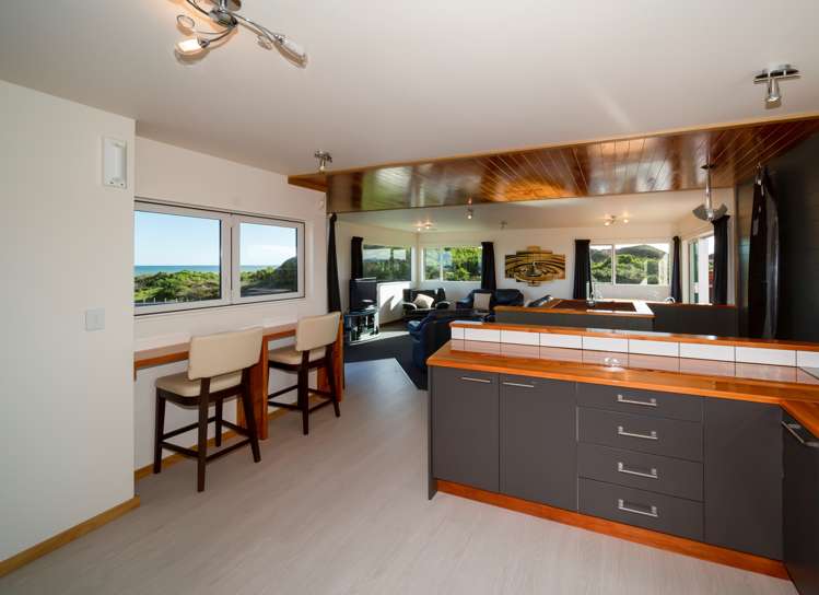 285 Tai Road Opunake_7