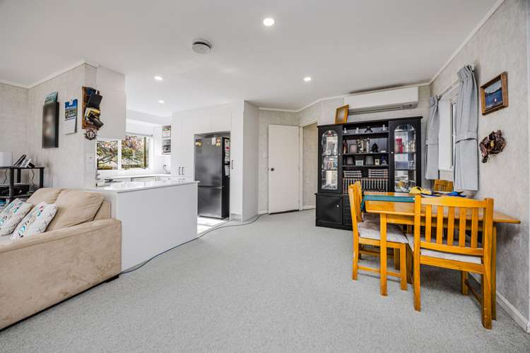 5A Busby Street Blockhouse Bay_11