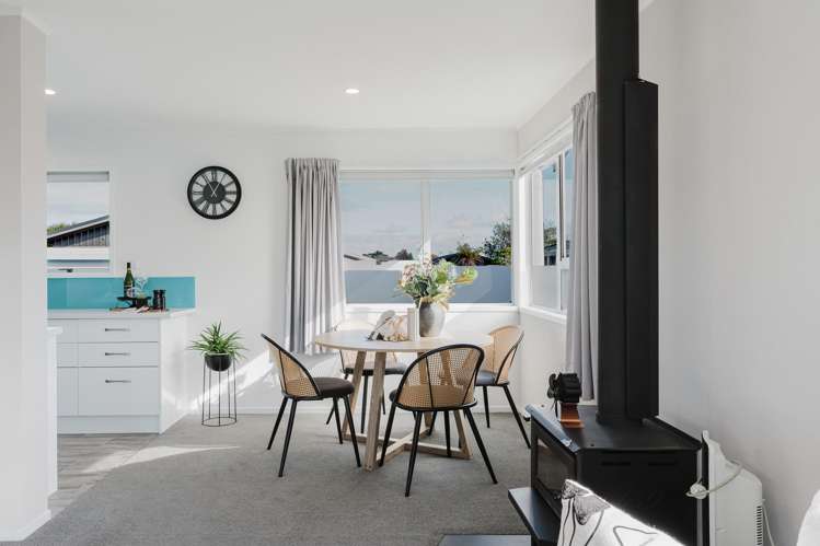 12a Leslie Place Deanwell_4