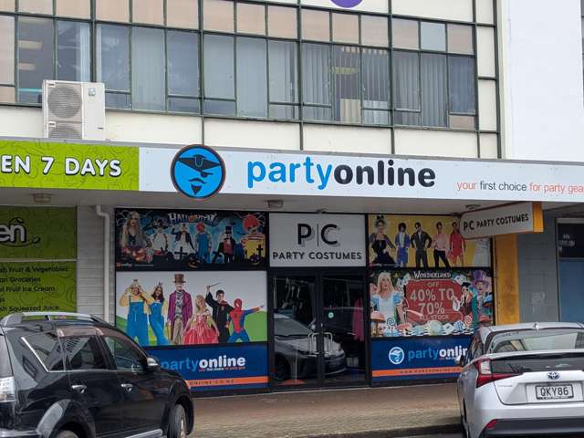 LARGE RETAIL SHOP IN CBD