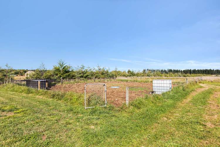 1845 Thongcaster Road Burnt Hill_23