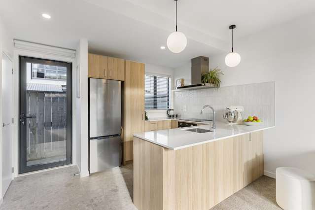 1/1 Elliott Street Johnsonville_3