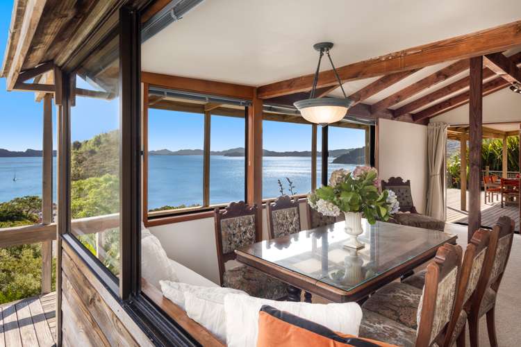 2 Queens View Road Russell_10