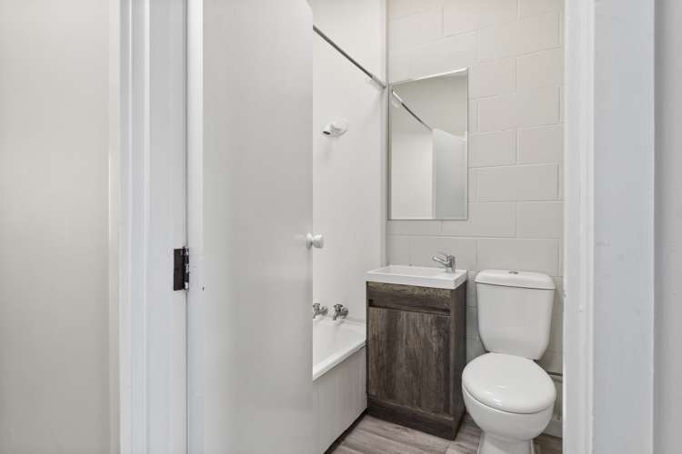 1 Coates Street Hamilton East_13