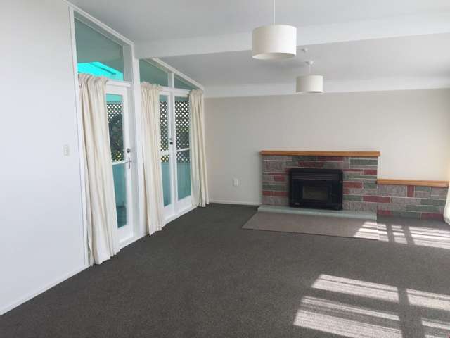 83 Royal View Road Te Atatu South_2