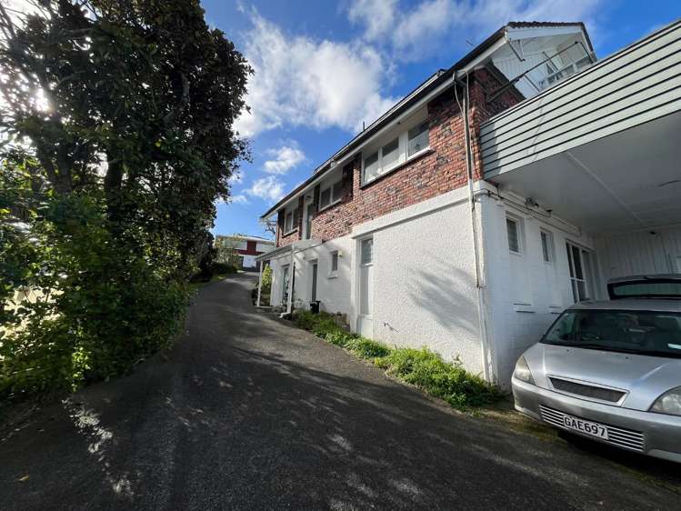 2/30 Martin Crescent Northcote_3