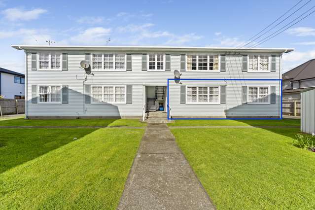 Charming 2-Bed Unit in Waiwhetu - Prime Location!