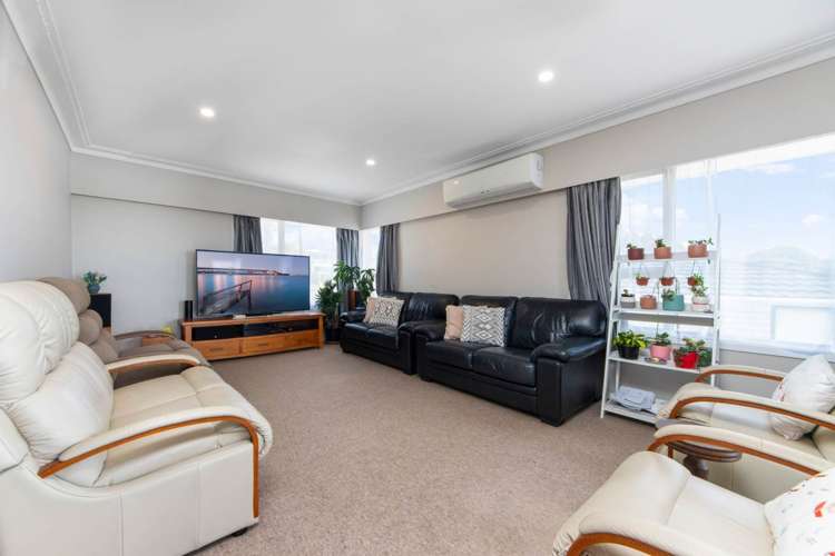 4237 Great North Road Glendene_17