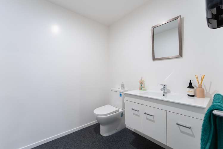 300 Kaikorai Valley Road Bradford_15