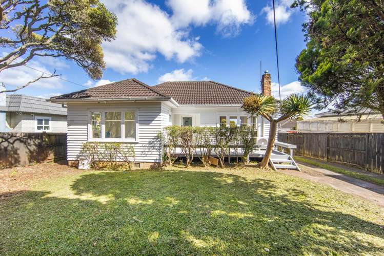 67 Golf Road New Lynn_2