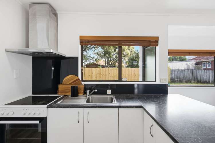 2/5 Himikera Avenue Avondale_9