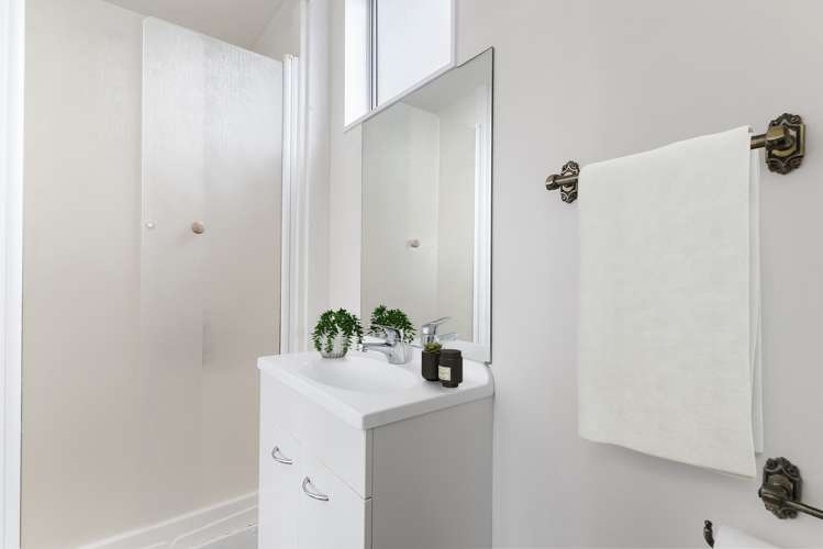 62 Hutchinsons Road Bucklands Beach_18