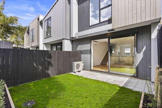 24/82 East Coast Road Milford_1