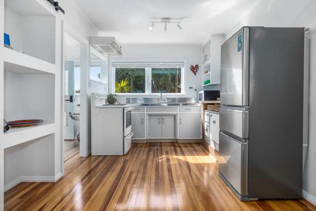 14 Allen Road Raumati Beach_4