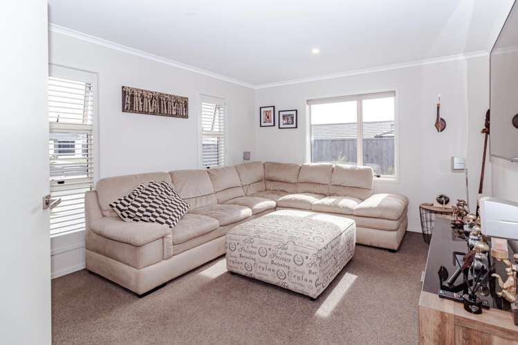 15 Magnolia Crescent Tawhero_10