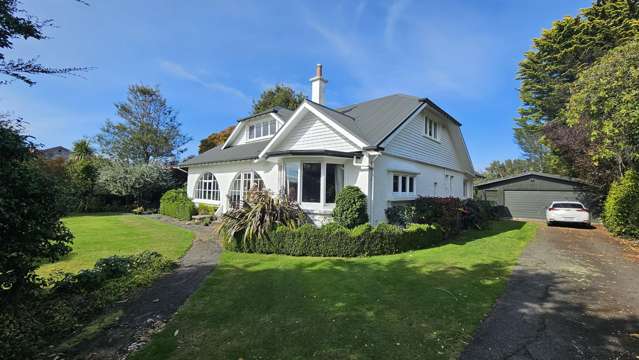 Savour the space-Four bed and three living