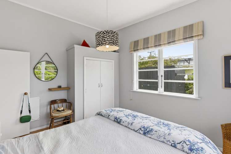 33 Forest Road Raumati South_18