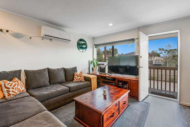 2/33F Springs Road_5