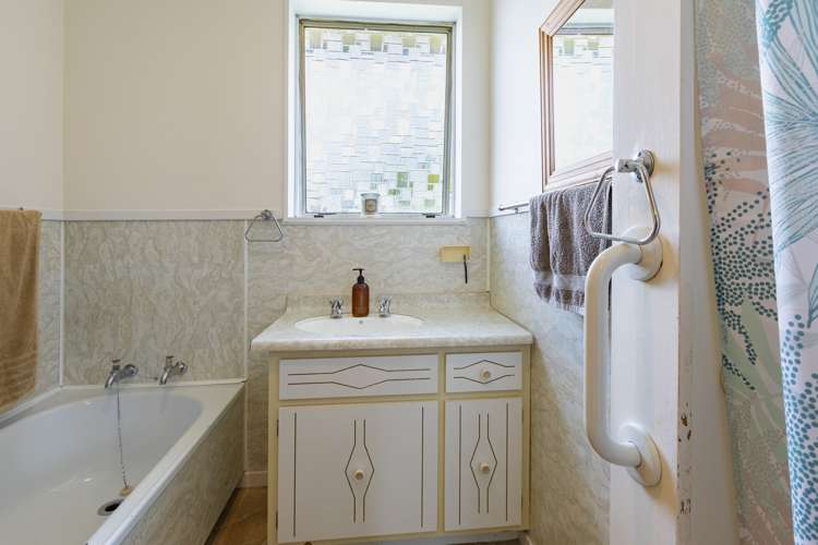 19 Lake Street Takapau_12