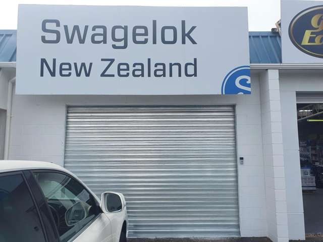 Molesworth Office Showroom For Lease