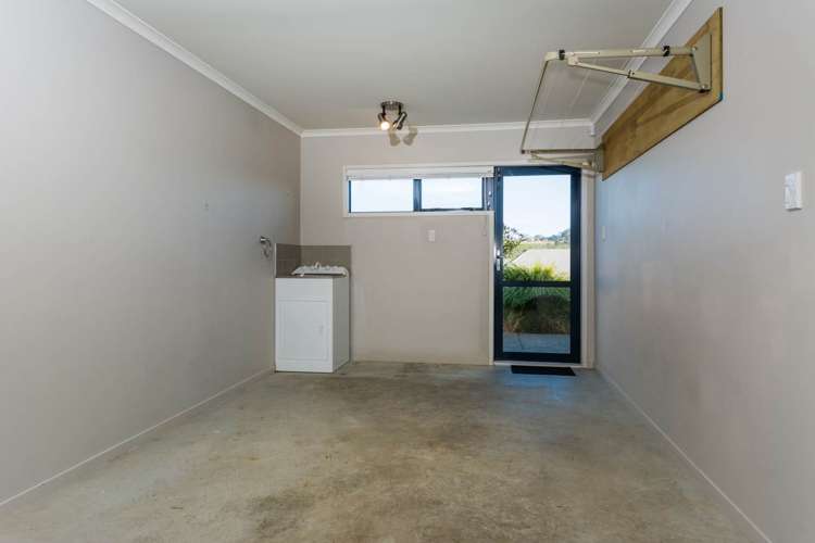 120 Fernhill Way Oteha_12