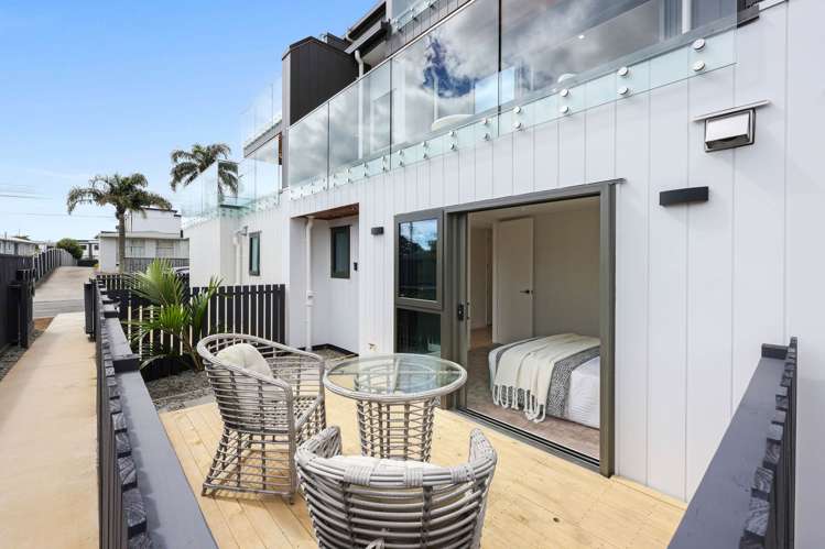10-17/4 Springbank Lane Te Atatu Peninsula_34