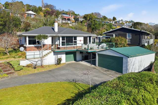 Sun, Views & Serious Garaging!
