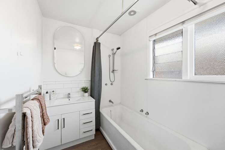 10 Torquay Place Bryndwr_17