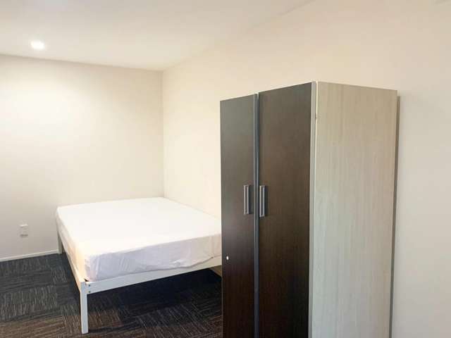 1810/23 Whitaker Place 1672_3