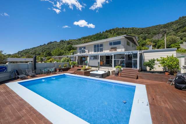 Home plus income with great views!