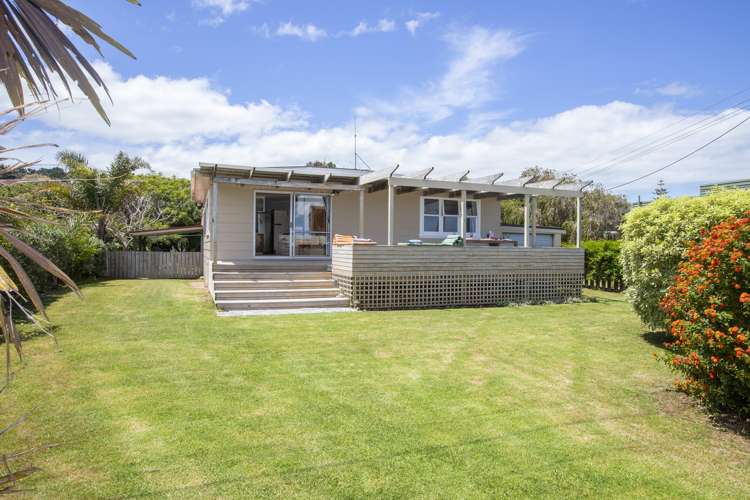 7 Birds Beach Road Tapora_17