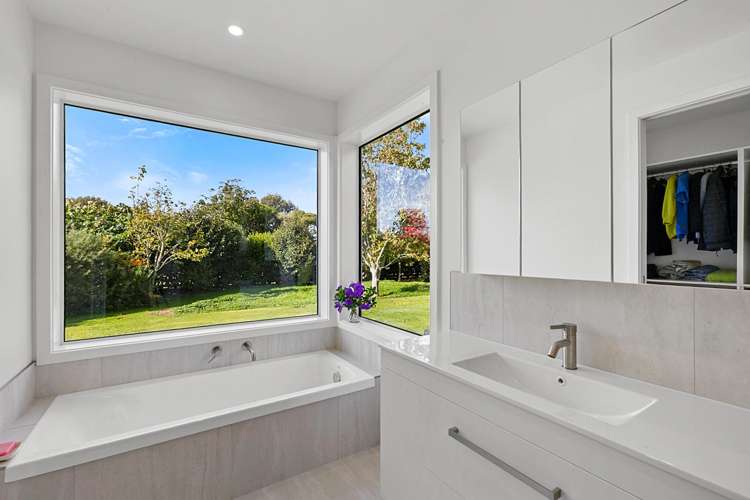 130 Cross Road Lepperton_13