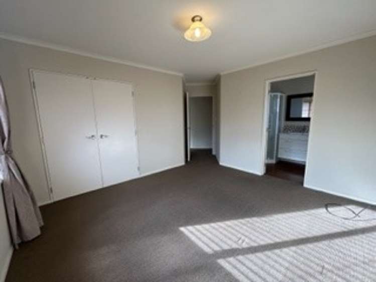 1 Logan Grove Feilding_12