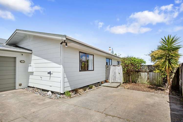 2/13 McManaway Grove Stokes Valley_22