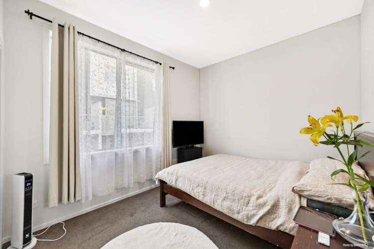 14 Ceramic Lane New Lynn_8